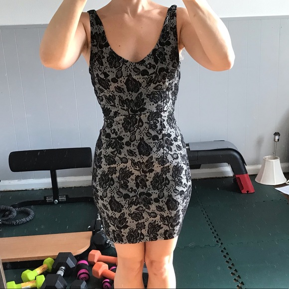 Dress size small worn - Picture 2 of 3